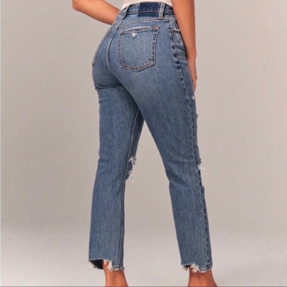 Abercrombie & Fitch The Mom High Rise